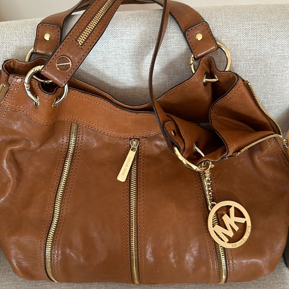 Michael Kors large brown leather purse. Dust bag included. - Picture 9 of 9